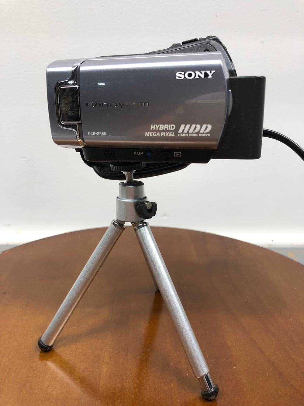 Sony Handycam DCR-SR85 Hybrid HDD Camcorder 25x Optical Zoom Carl Zeiss Silver